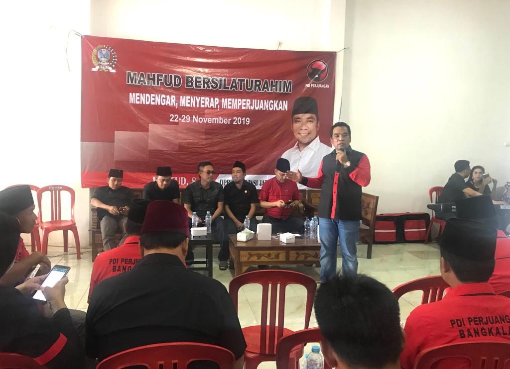 Reses Ke-4, Mahfud Meminta kepada Pengurus PAC PDI-P Se-Kabupaten Bkl, Untuk Berkontribusi Terhadap Masyarakat