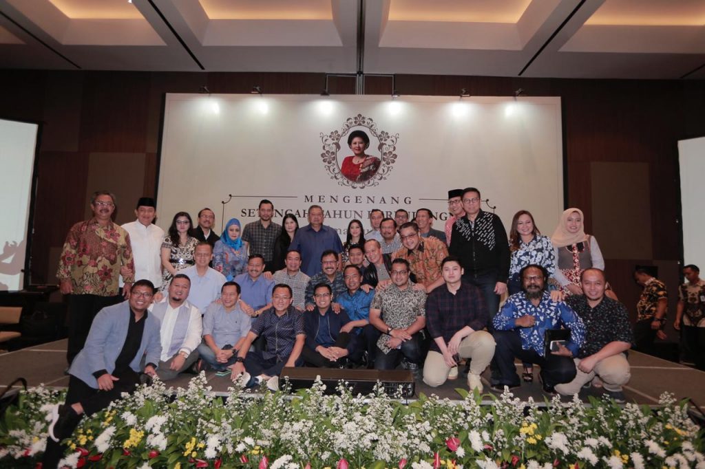 Mengenang Kepergian Istrinya, SBY Aktifkan Lagi Instagram Ani Yudhoyono
