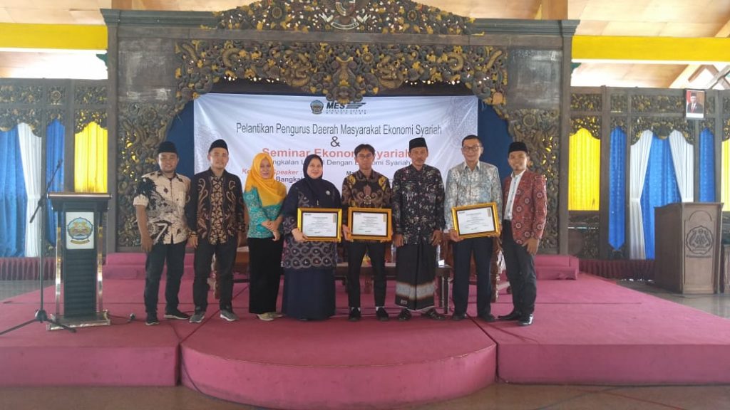 Seminar Nasional. Bangkalan Unggul dengan Ekonomi Syariah