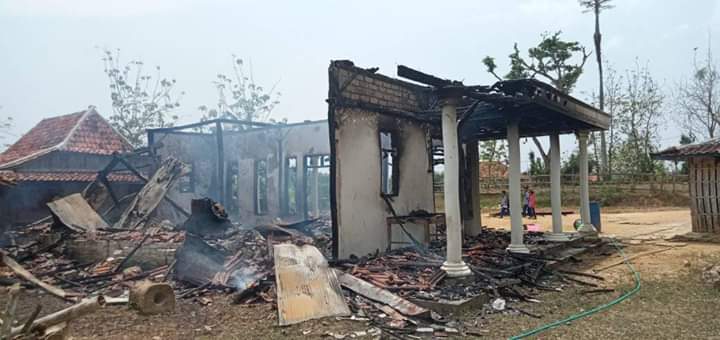 Rumah Penerima PKH di Bangkalan Terbakar
