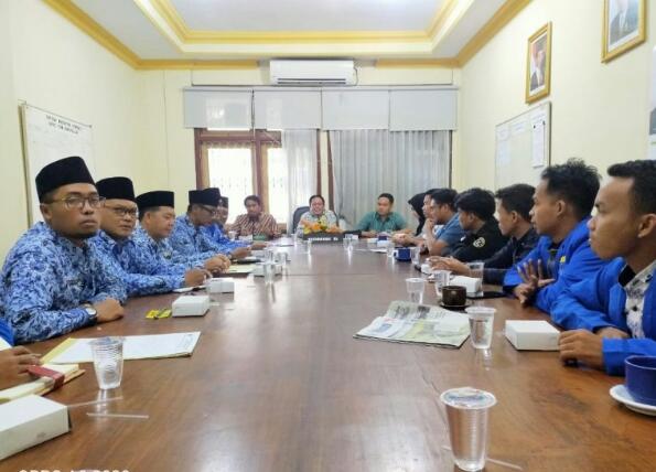 Komisi D Gelar Rapat Terbatas. Bersama Sekda. Disdik dan PMII kabupaten Bangkalan