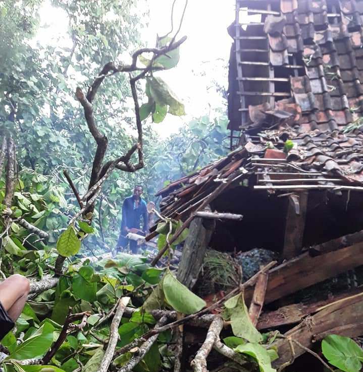 Angin Puting Beliung, Banyak Rumah Warga Rusak di Desa Pelanggaran Barat kecamatan Banyuates