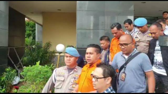 Pindah Tahanan, Tersangka Penyiram Air Keras ke Novel Baswedan, Teriak Begini ke Wartawan!