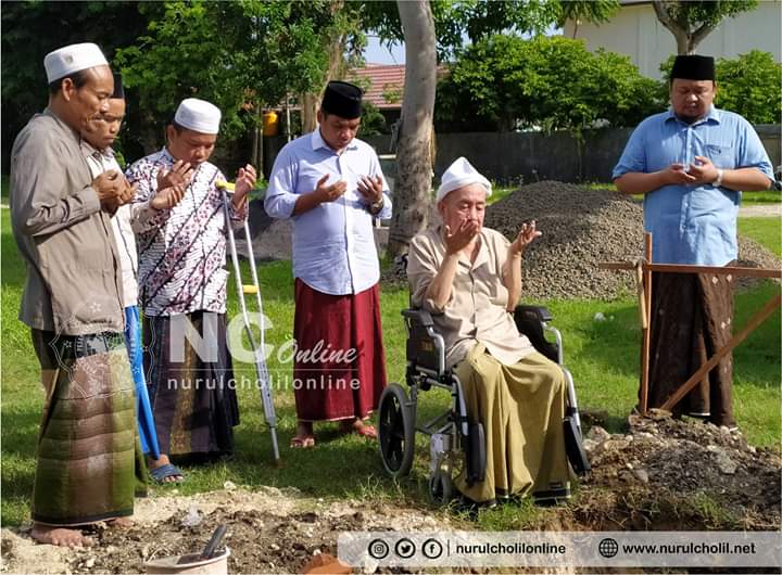 Kiai Zubair Awali Pembangunan Asrama Ma’had Aly Nurul Cholil dengan Peletakan Batu Pertama