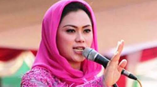 Bupati Cellica Positif Corona
