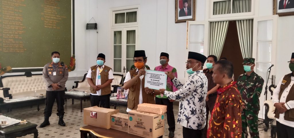 Said Abdullah Institut Bantu Dana Pada Gugus Tugas Covid-19 di Madura