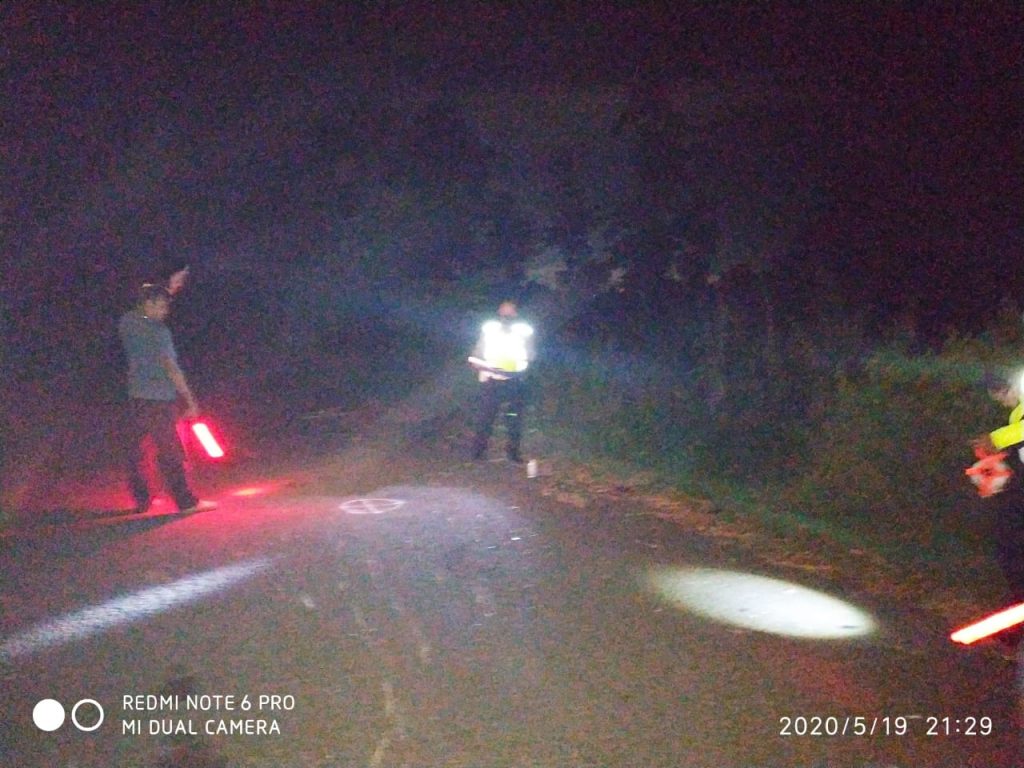 R2 Adu Jotos di Jalan Raya, 1 Pengemudi Tewas