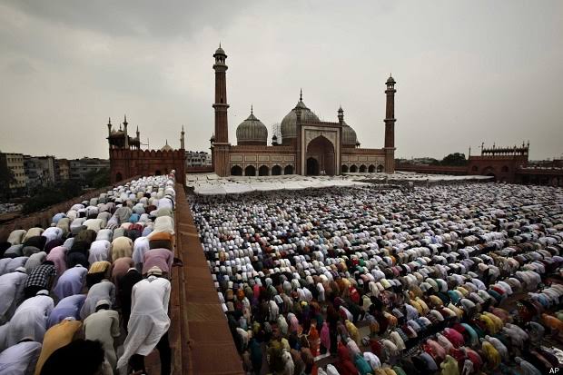 PBNU Imbau Masyarakat Salat Ied di Rumah