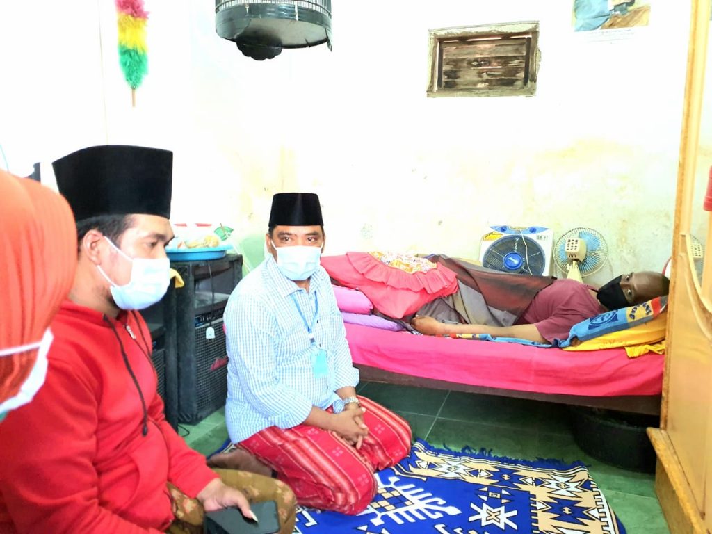 Legislator Ini Kunjungi Penderita Kanker Usus Asal Kwanyar