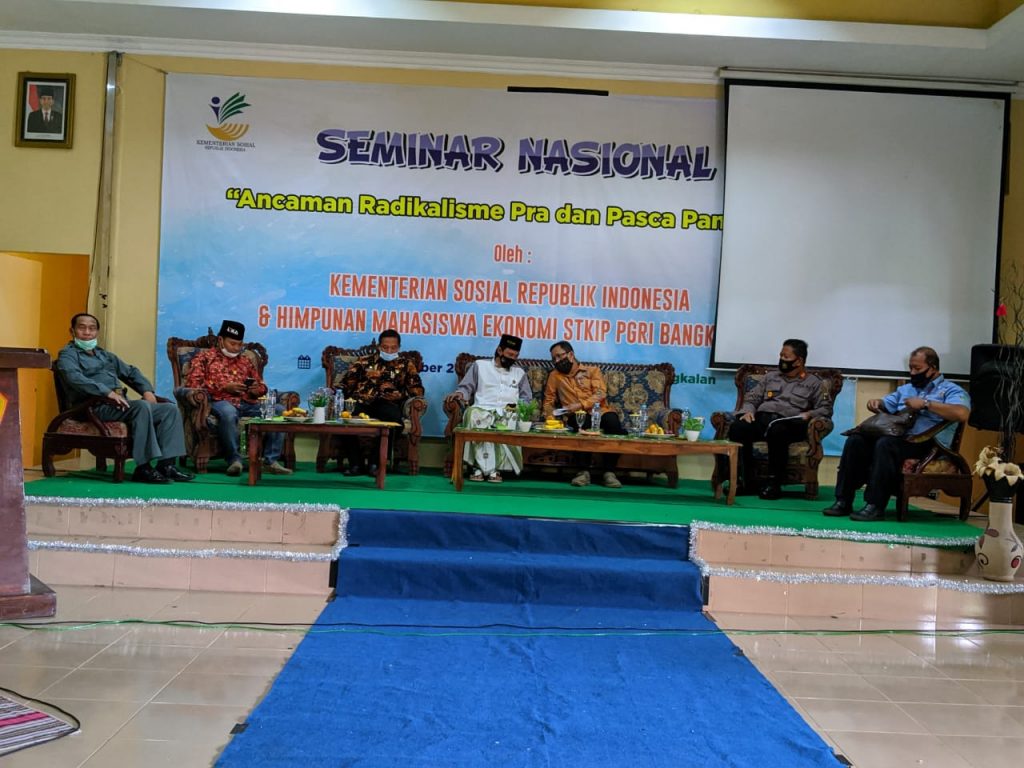 Ancaman Radikalisme yang Semakin Marak: Himpunan Mahasiswa Ekonomi STKIP PGRI Bangkalan Gelar Seminar Nasional