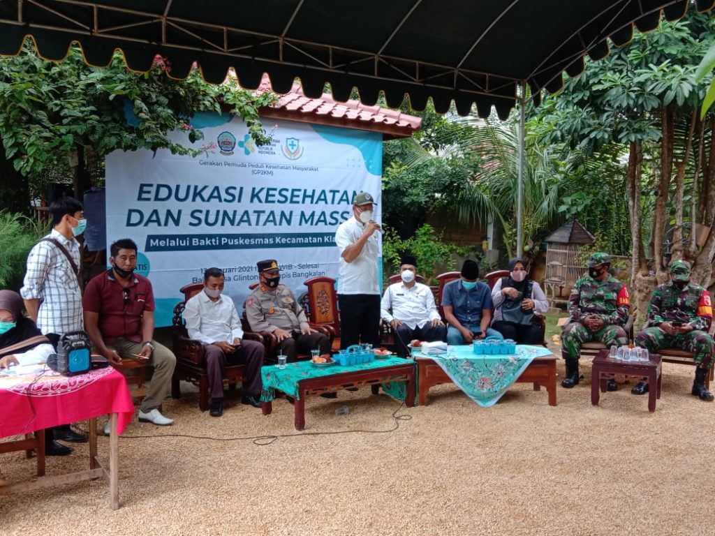 Puluhan Anak di Klampis Ikuti Khitan Massal Gratis
