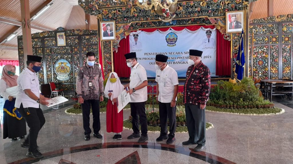 Ra Latif: Serahkan ATM PIP, Siswa Dapat Ambil Uang Sendiri