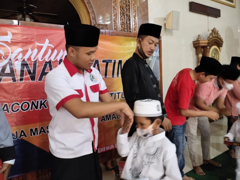 Bukber KMI Bareng Anak Yatim Kamal, Berlimpah Santunan