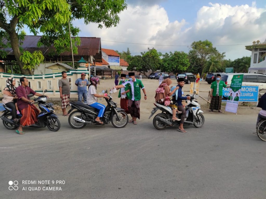 Ultah ke 87, GP Ansor Bangkalan Bagikan Takjil Hingga Salat Goib Untuk Awak Nanggala