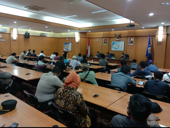 Diduga P2KD Desa Kapor dan Pereng Tidak Netral, Ra Latif Diminta Keluarkan Surat Sakti