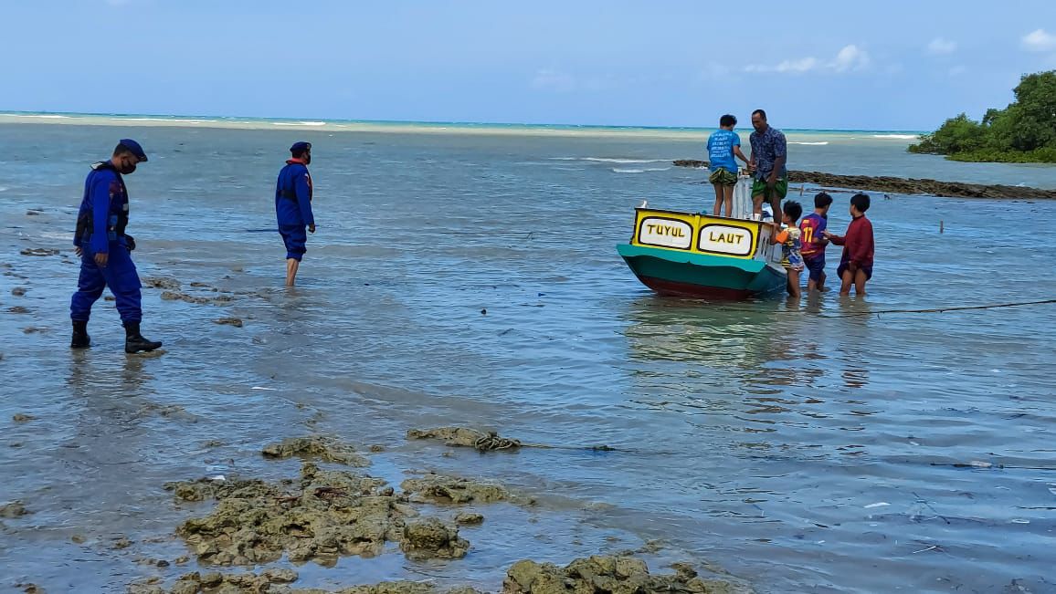 Perahu “Tuyul Laut” Ditemukan Tanpa Awak di Pulau Talango