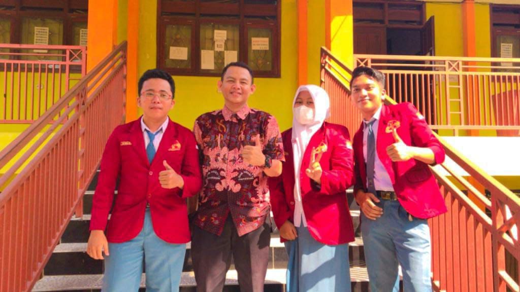 Siswa SMA N 1 Pamekasan Raih Juara 2 Lomba KTI Tingkat Nasional