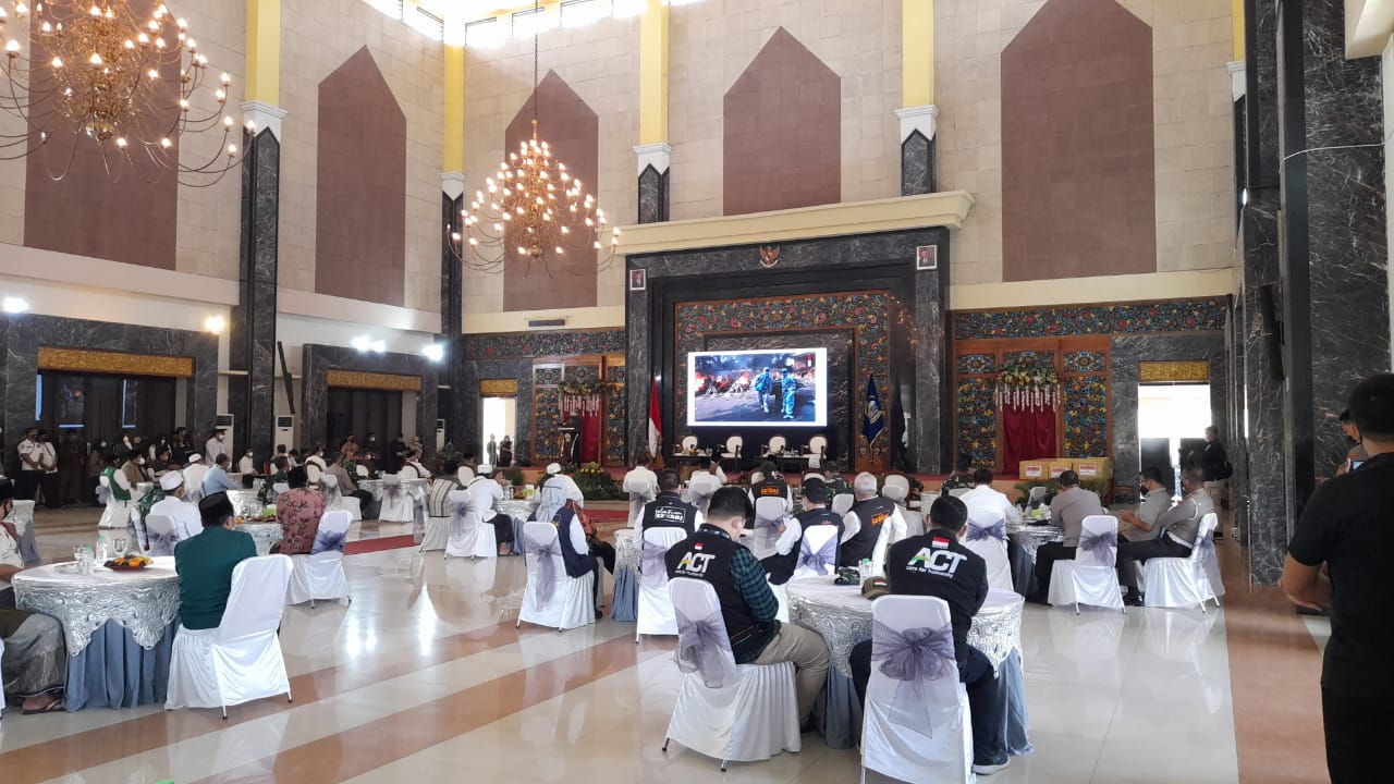 Menko Polhukam: Kiyai dan Ulama Bangkalan Penting Memberikan Pemahaman Bahaya Covid 19