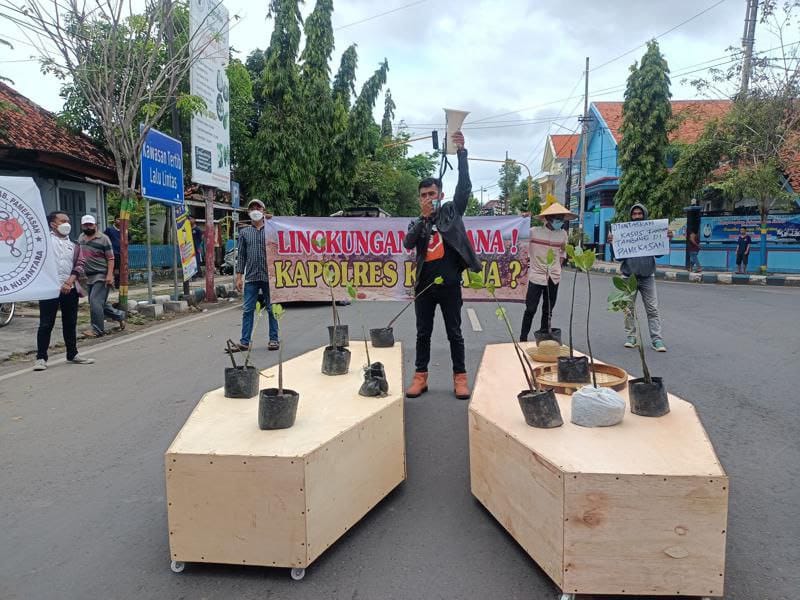 Demo GNP Pamekasan: Lingkungan Merana, Kapolres Kemana?