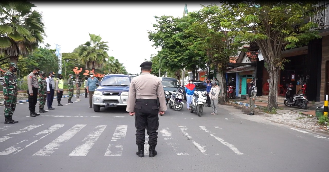 Agar Pandemi Segera Berakhir, Warga Bangkalan ikut Hening Cipta Indonesia