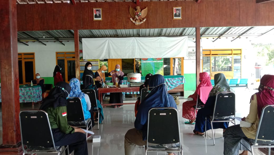 Pemasaran Produk UMKM di Desa Tondowulan Berbasis Digitalisasi