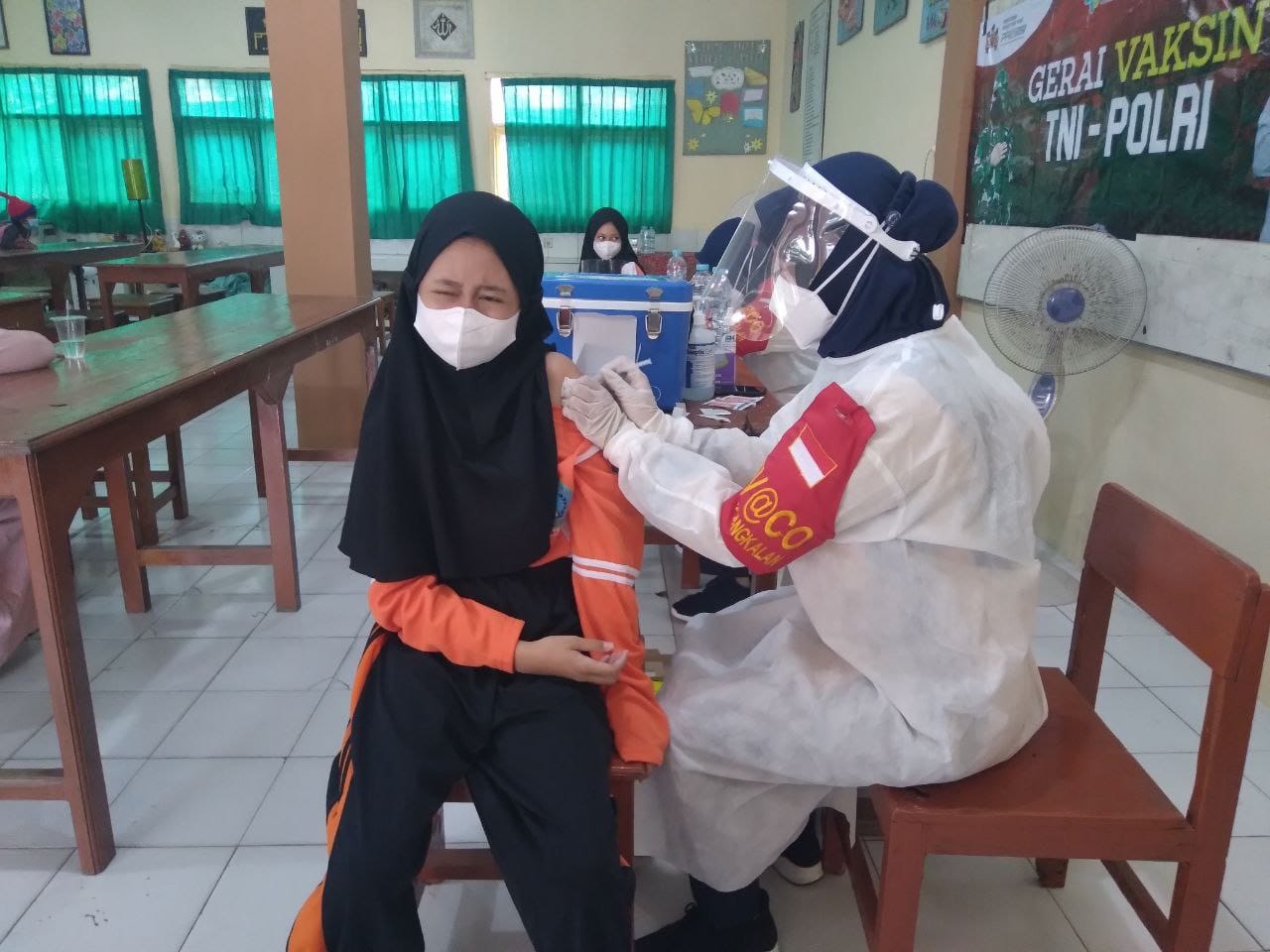 200 Siswa SMPN 2 Bangkalan Disuntik Vaksin