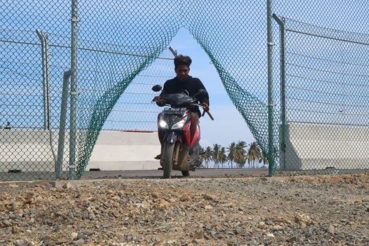 Cerita Sukani, Emak-emak Pedagang Keliling, Jajal Lintasan Moto GP Mandalika