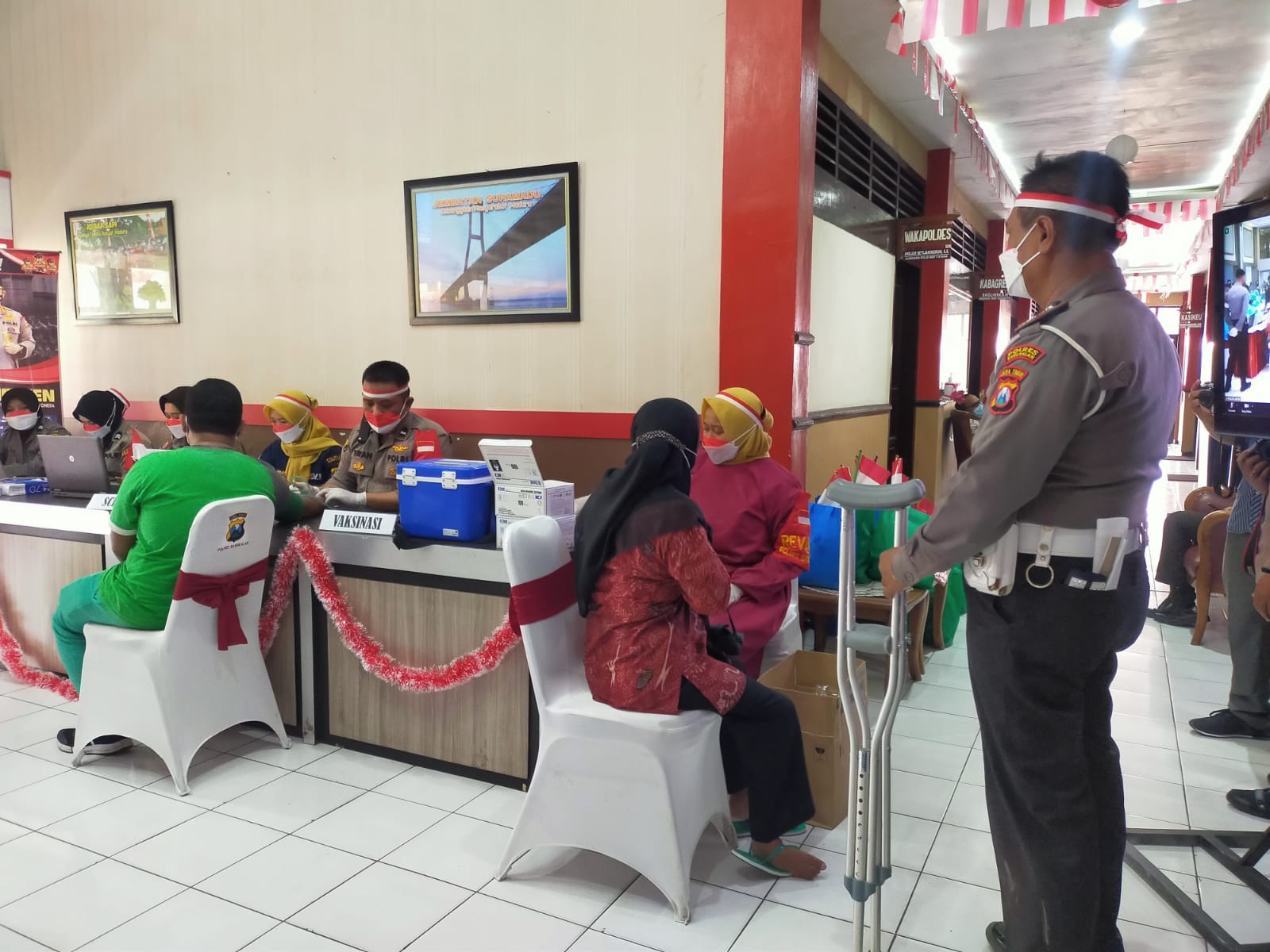 Puluhan Penyandang Disabilitas Jalani Vaksinasi di Mapolres Bangkalan