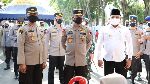 Mabes Polri Pantau Vaksinasi di Sampang