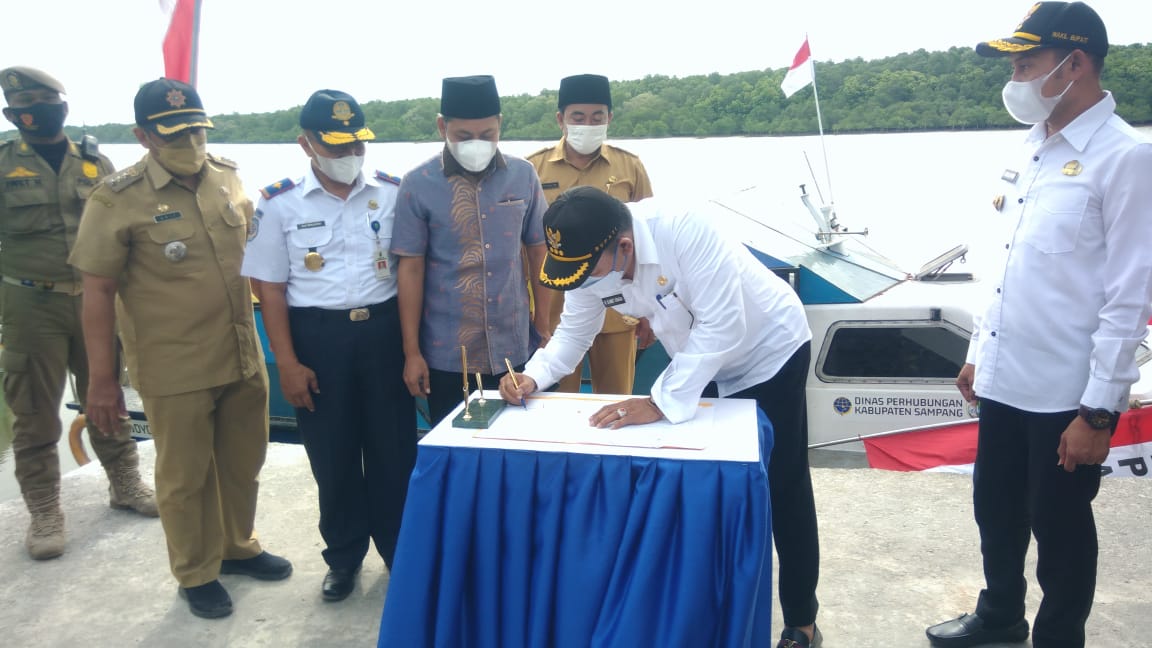 Warga Marparan Akhirnya Punya Kapal Transportasi Laut