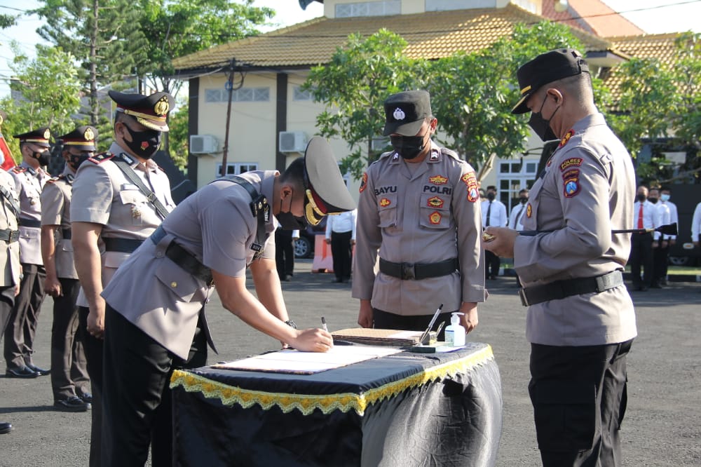9 Perwira Polres Sampang Dimutasi