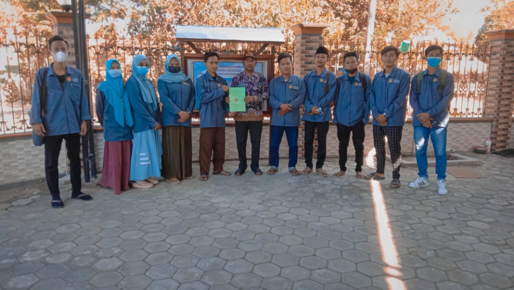 Selain Edukasi Sadar Pendidikan, Kelompok KKN 02 STIT- MU Ajak Warga Jaga Kebersihan Masjid