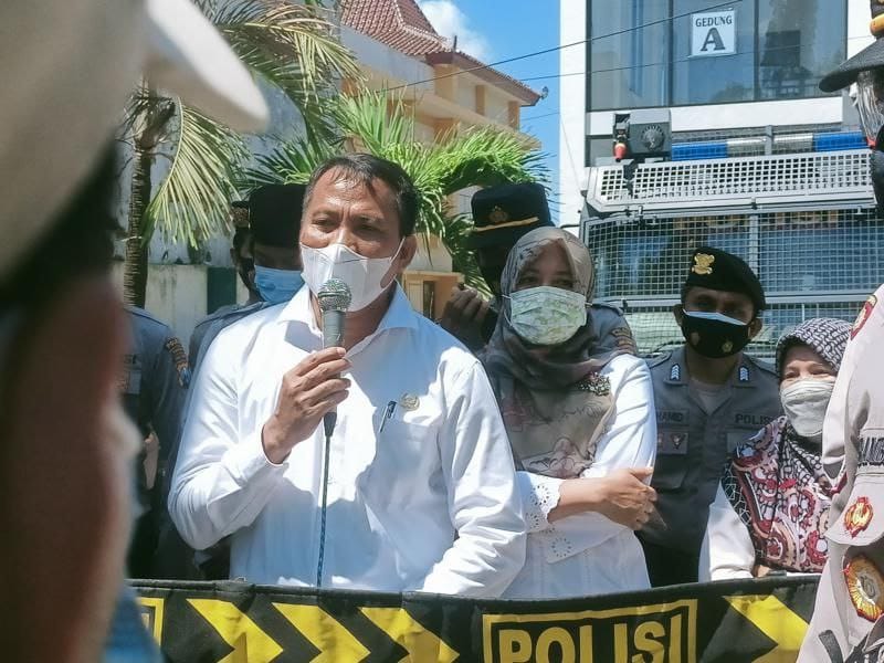 Dear Jatim Unjuk Rasa ke Disdikbud Pamekasan Soal Dana BOS