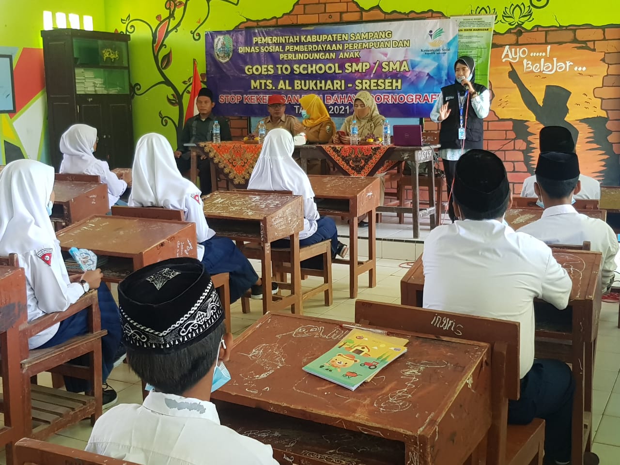 Pulihkan Psikologi Siswa Pasca Kelamaan Sekolah Online, MTs Al Bukhari Sreseh Gelar Seminar