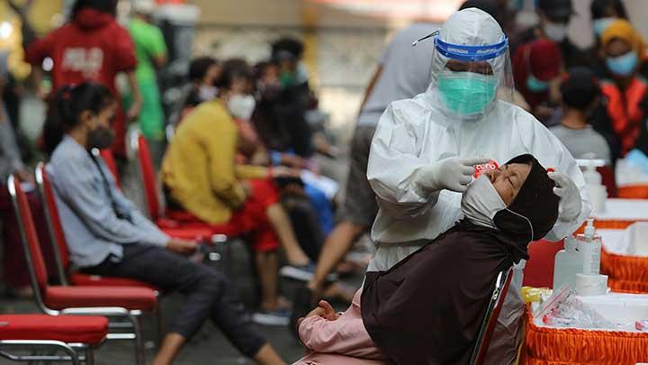 Setelah Ribut PCR jadi Syarat Naik Pesawat, Jokowi Intruksikan Harga PCR Jadi Rp 300 Ribu