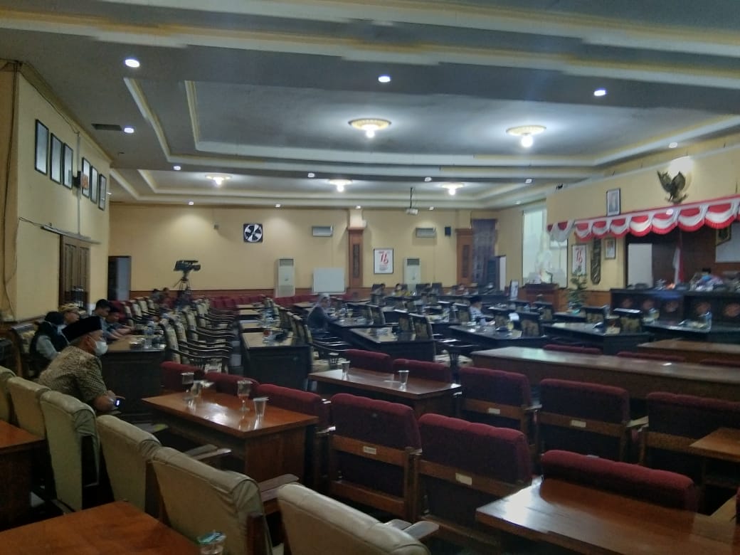 Paripurna Pembahasan RAPBD Sumenep 2022 Hanya Diikuti 7 Anggota Dewan, Ini Alasannya!