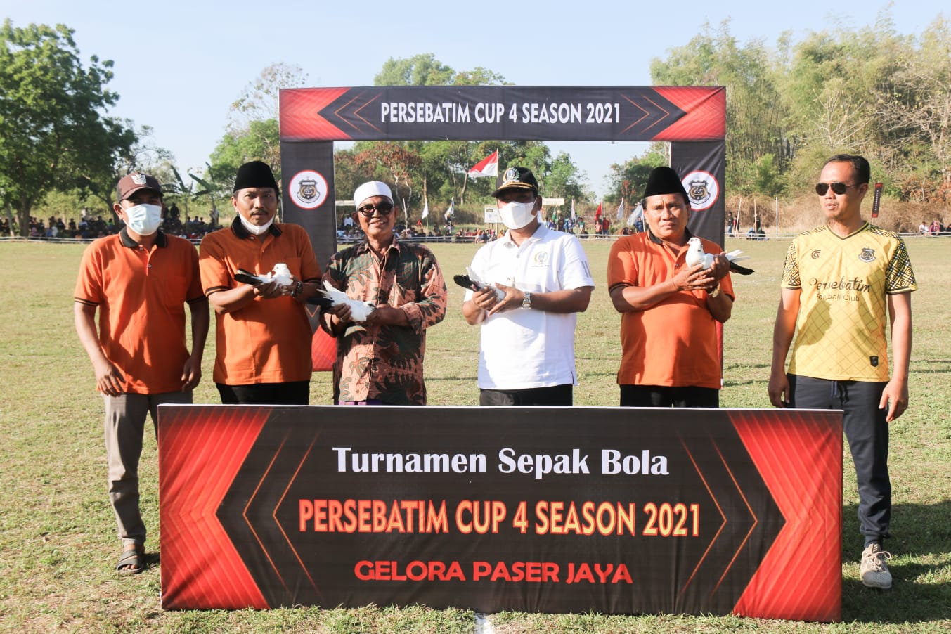 Mahfud S.Ag Lepas Merpati, Tandai Dimulainya Turnamen PERSEBATIM CUP