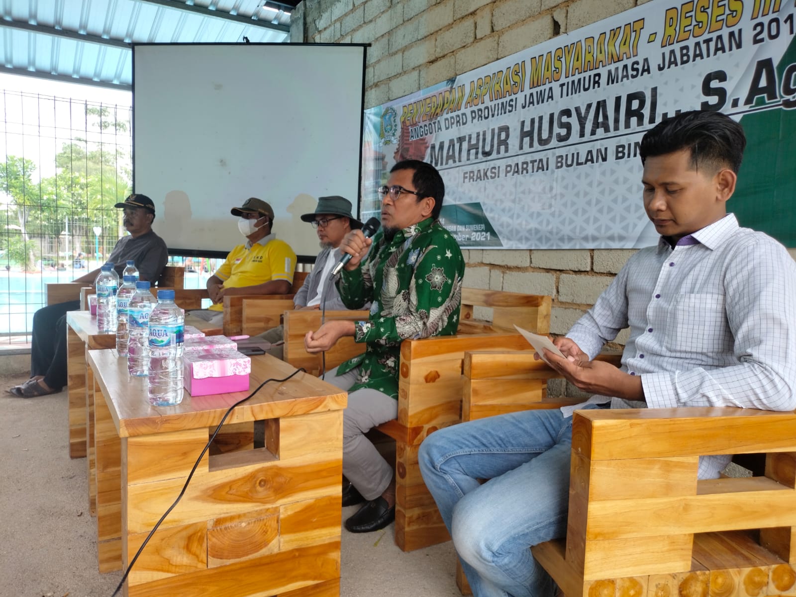 Masyarakat Kangean, Pak Mathur: Disini Banyak Peristiwa Melahirkan ditengah Laut