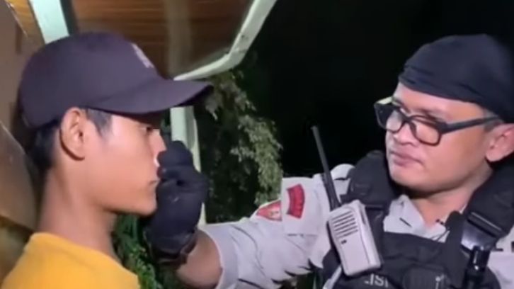Polisi Tak Boleh Cek Isi HP Orang Tanpa Izin Pengadilan