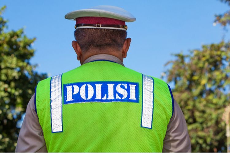 Viral, Polisi Tilang Truk, Minta Sekarung Bawang untuk ‘Damai’, Kini Diperiksa Propam