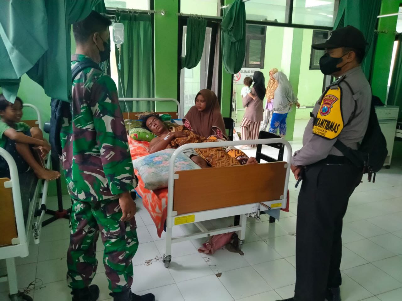 Drum Pelampung Meledak, Dua Warga Gili Genting Terluka