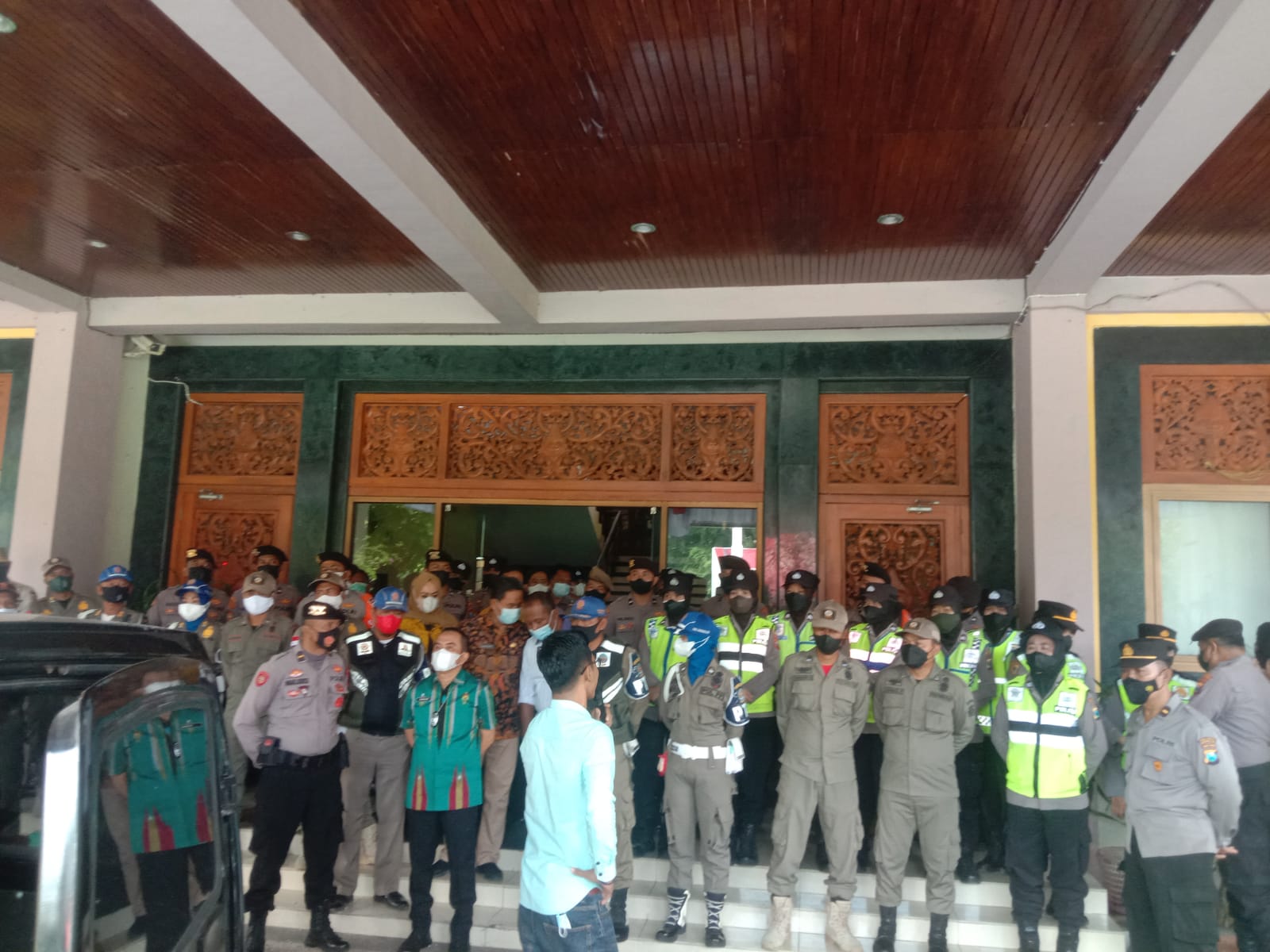 Rangkap Komisaris BUMD, Sekda Bangkalan Didemo