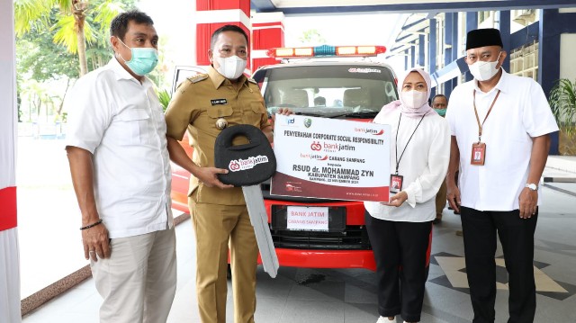 Bantuan CSR Ambulance untuk Pemkab Sampang