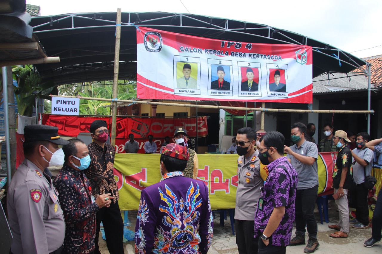 Pastikan Pilkades Lancar, Kapolres bersama Forkopimda Tinjau TPS
