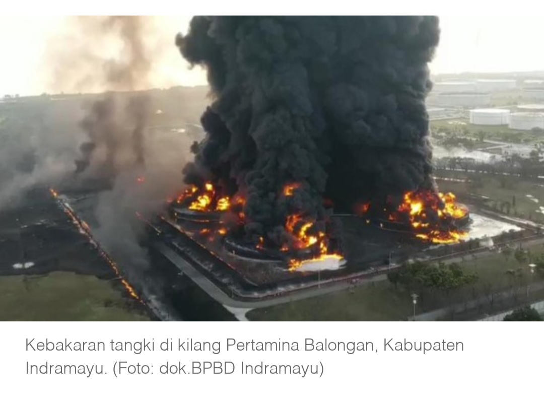 Kebakaran Kilang Balongan Disebut Karena Petir, Begini Tanggapan Pakar Petir