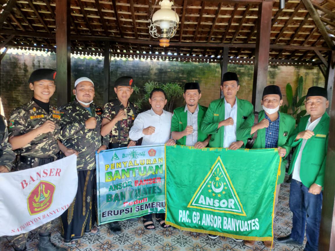 Disambut Langsung Oleh Cak Thoriq Dan Gus Nauval, PAC Ansor Banyuates Salurkan Bantuan Donasi