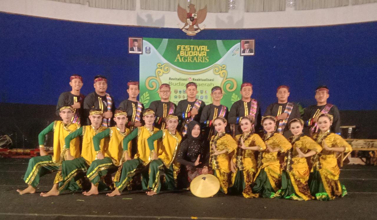 ‘Jung Rojung’: Tari Tradisional Sampang Tampil di Festival Budaya Agraris 2021