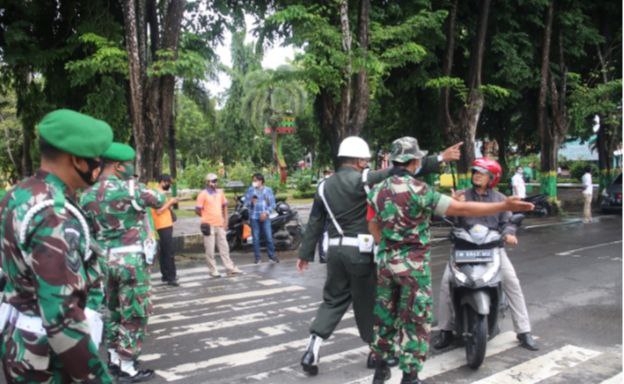 Prokes Mulai Diabaikan, Kodim Sumenep Lakukan Pemeriksaan Kartu Vaksin
