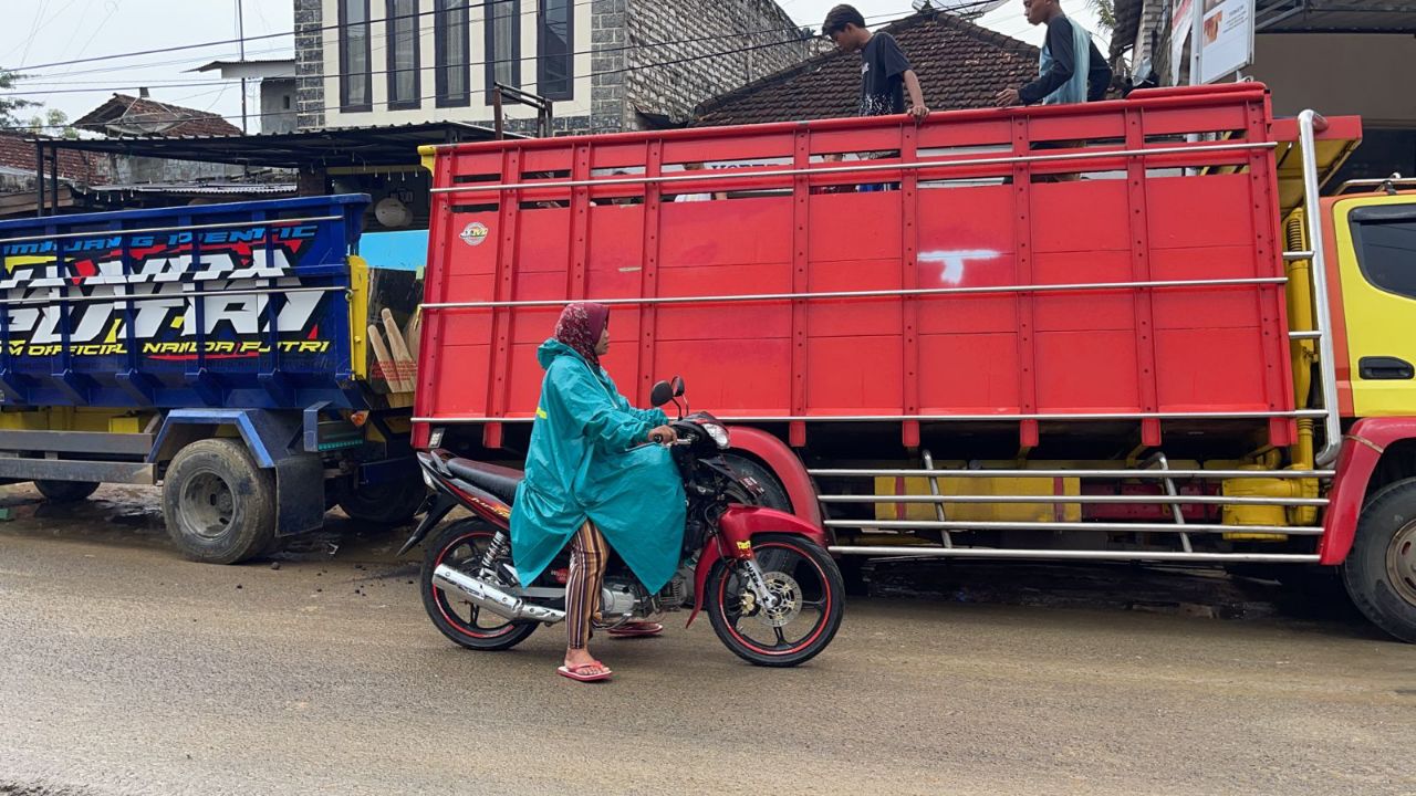 Warga dan Klebun di Ketapang Keluhkan Bekas Galian SPAM