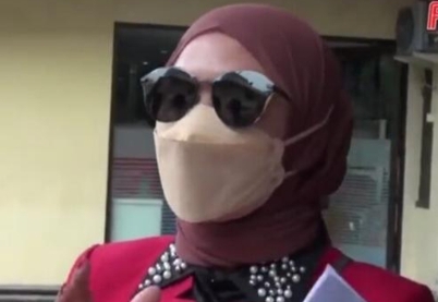 Perempuan Berkacamata Hitam Melaporkan Ketua Parpol Ke Mabes Polri dan Komnas HAM, Kasusnya Sangat Mengagetkan!!!